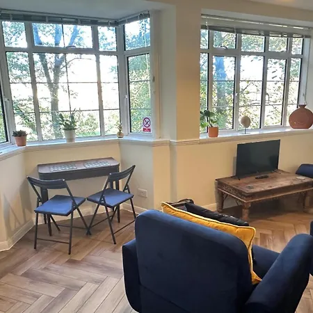 Royal Pavilion Garden Apartment With Parking Brighton Exterior photo